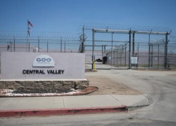 ICE abre nuevo centro de detención migratoria en California con 700 camas