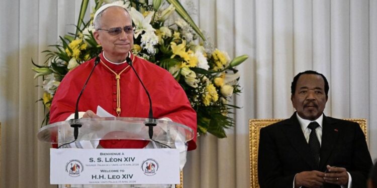 Papa León XIV condena a los “tiranos” que arrastran al mundo a la barbarie y responde a críticas de Trump