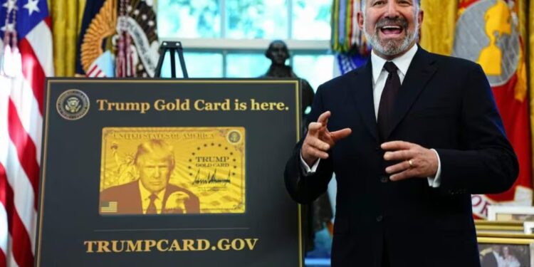 Gobierno de Trump aprueba primera “tarjeta dorada”: visa de residencia por un millón de dólares