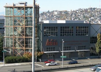 Trabajadores de REI en San Diego buscan sindicalizar la tienda de Kearny Mesa