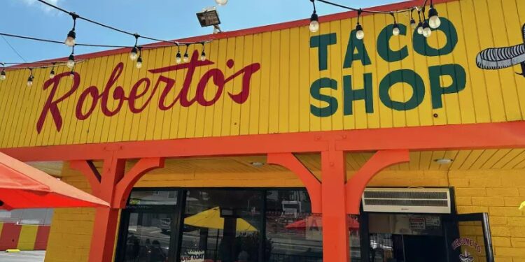 Cadena de tacos en California enfrenta llamado a boicot por apoyo a políticas migratorias de ICE