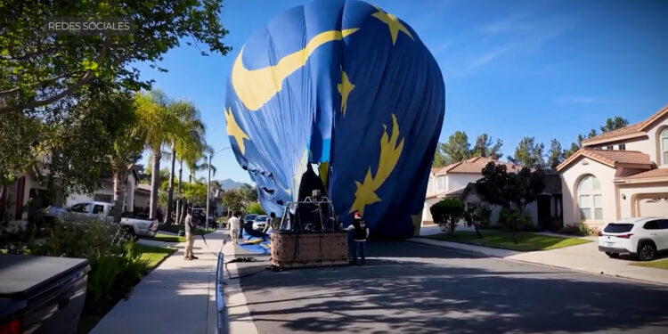 Globo aerostático aterriza de emergencia en el patio de una casa