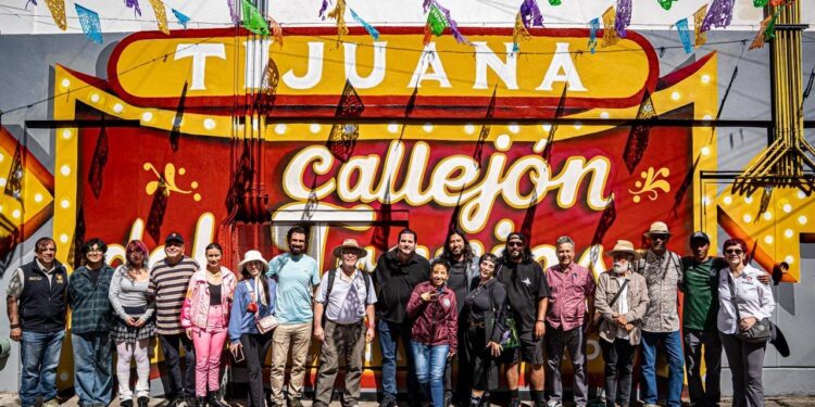 Ismael Burgueño recorre Callejón del Travieso y valida avances del proyecto “Tijuana: Zona de Paz”