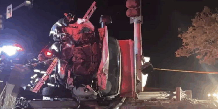 choque-oceanside-rescatan-dos-personas