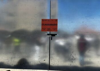 clausuran-obra-colonia-cacho-riesgos-viviendas