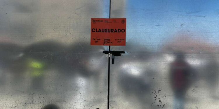 clausuran-obra-colonia-cacho-riesgos-viviendas