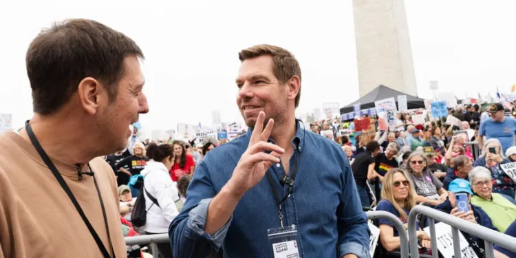 eric-swalwell-suspende-campana-gubernatura-california-acusaciones-agresion-sexual