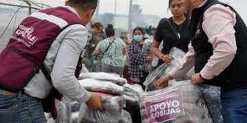 Ayuntamiento de Tijuana coordinó la entrega de ayuda para afectados de incendio