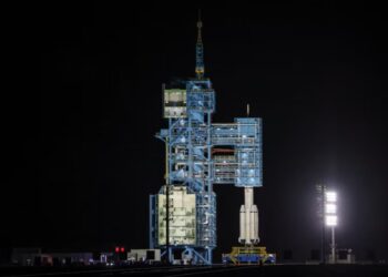 China rompe récord en el espacio con el lanzamiento del Shenzhou-23