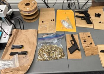 Arrestan a estudiante con arma cargada e impresora 3D en High School San Diego