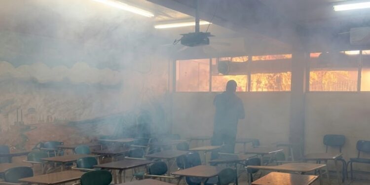 Seis alumnos detonaron un artefacto casero en secundaria de Mexicali