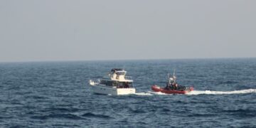 Interceptan a 36 migrantes frente a la costa de San Diego