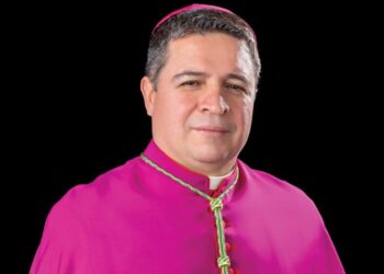 Papa Francisco nombra obispo a exmigrante salvadoreño que cruzó de ilegal por Tijuana