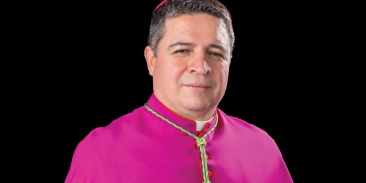 Papa Francisco nombra obispo a exmigrante salvadoreño que cruzó de ilegal por Tijuana