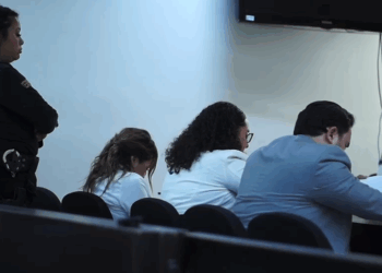 Fiscalía de Baja California acusa de homicidio a madre de menor fallecido en auto