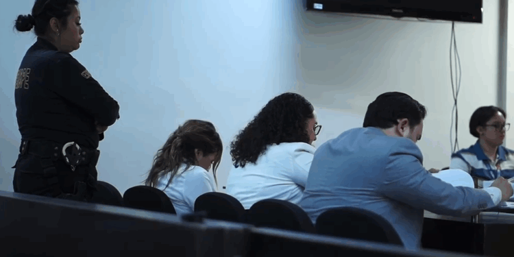 Fiscalía de Baja California acusa de homicidio a madre de menor fallecido en auto