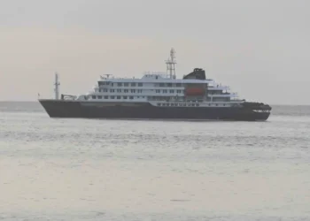 Buscan a pasajeros de crucero tras brote mortal de hantavirus vinculado al MV Hondius