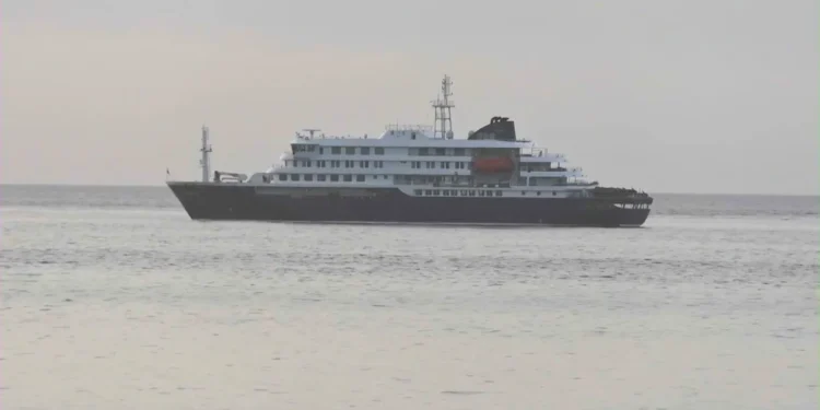 Buscan a pasajeros de crucero tras brote mortal de hantavirus vinculado al MV Hondius