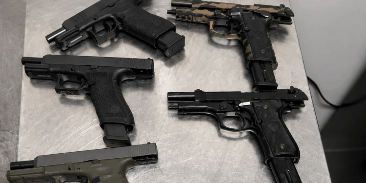 CBP asegura armas y municiones en cruce fronterizo de Calexico West