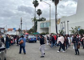 Conato de incendio provoca evacuación preventiva en Clínica 7 del IMSS en Tijuana