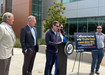 Congresistas alertan posible exclusión masiva de votantes en California