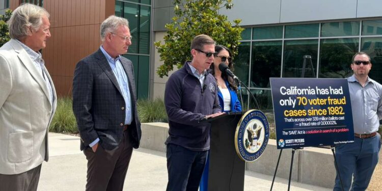 Congresistas alertan posible exclusión masiva de votantes en California