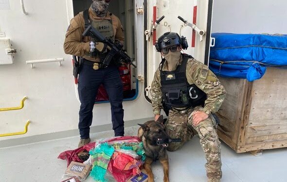 HSI y Guardia Costera incautan $6.4 millones en cocaína en Puerto de Los Ángeles