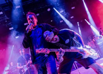 LOS FABULOSOS CADILLACS CELEBRAN 40 AÑOS CON FANS DE LA FRONTERA.