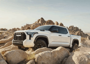 Toyota retira más de 43 mil camionetas Tundra por posible falla en el motor