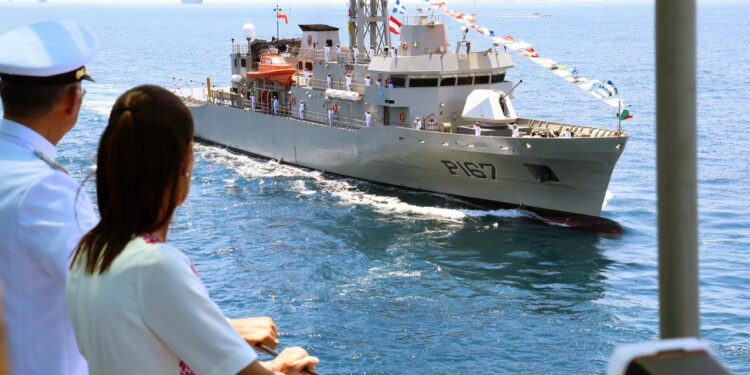 Sheinbaum defiende la soberanía nacional en el Día de la Marina