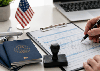 EE.UU. prepara entrevistas rápidas de visa por 750 dólares