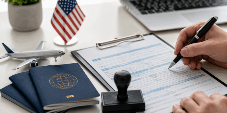 EE.UU. prepara entrevistas rápidas de visa por 750 dólares