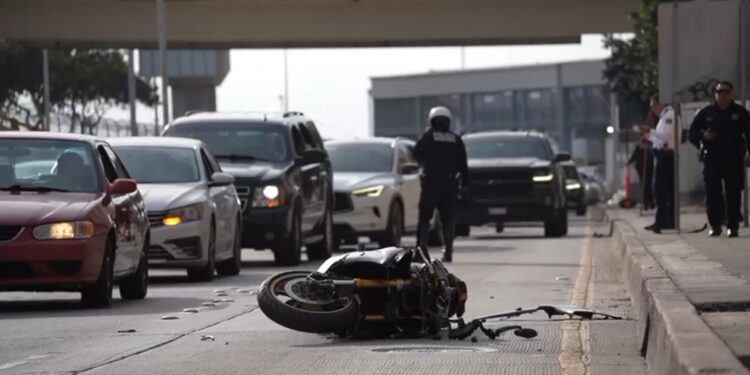 Fallece motociclista tras al salir de la garita El Chaparral