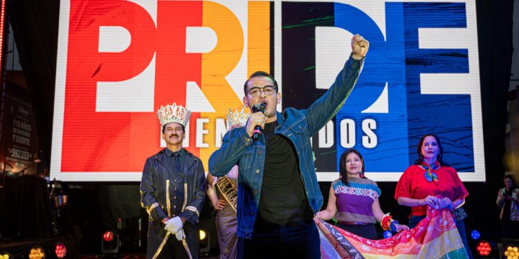 Comunidad celebra orgullo en Tijuana con marcha