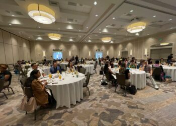 Fundación de Turismo de San Diego realiza cumbre para capacitar a pequeños comercios