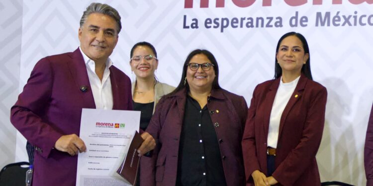 Ruiz Uribe se registra por Morena en BC