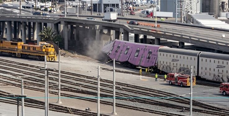 BNSF Railway ofrece recompensa por descarrilamiento en San Diego