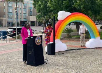 Ceremonia Anual de Izado de la Bandera LGBTQIA+ en San Diego