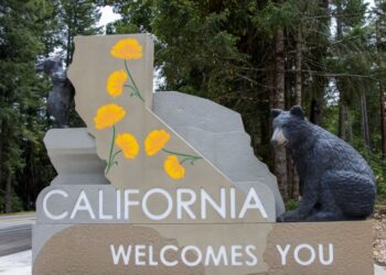 California renueva sus letreros de bienvenida