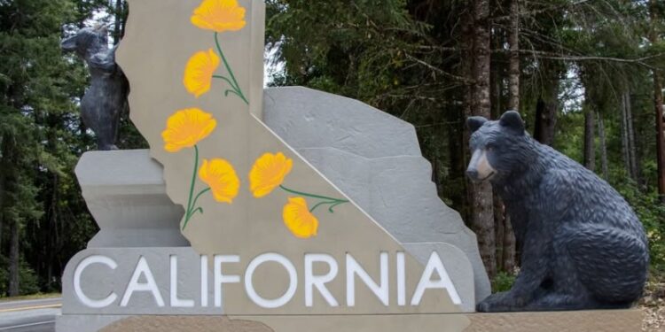 California renueva sus letreros de bienvenida