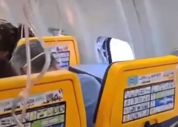 Pasajero resultó herido tras romperse ventanilla en vuelo de Ryanair