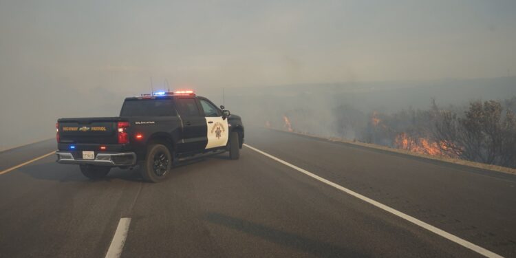 Thorn Fire: bomberos detienen avance frontal del incendio, pero persisten las evacuaciones