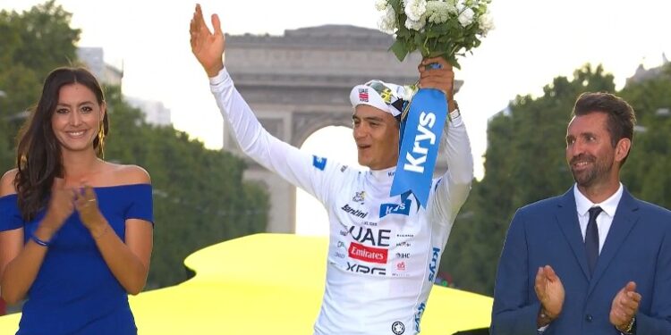 Isaac del Toro hace historia en el Tour de Francia con podio y maillot blanco en su debut