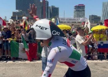 Isaac del Toro debutó este sábado en el Tour de Francia