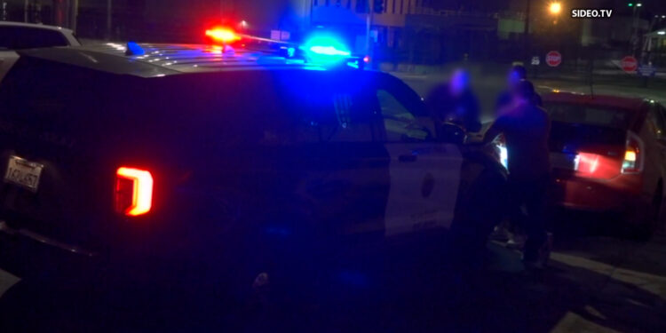 Caen varios por solicitar servicios sexuales en Barrio Logan tras operativo policial