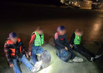 Arrestan a cuatro tras desembarco en La Jolla