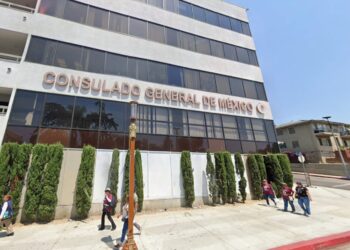 Trabajadores de consulados mexicanos arriesgan empleo y estatus migratorio en Estados Unidos