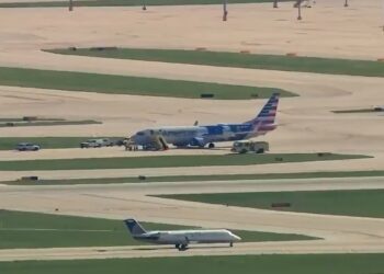 Revientan neumáticos en vuelo de American Airlines al aterrizar en Chicago