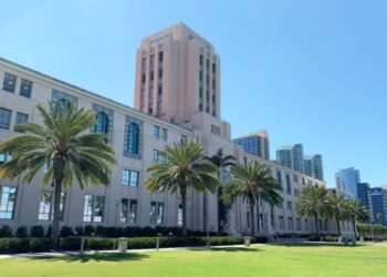 Condado de San Diego publica hallazgos tras inspección en centro de detención de Otay Mesa