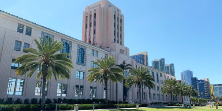 Condado de San Diego publica hallazgos tras inspección en centro de detención de Otay Mesa
